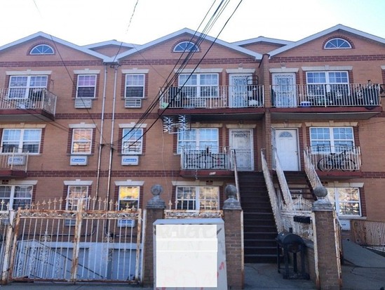 Single-family for Pre-foreclosure / auction East New York, Brooklyn