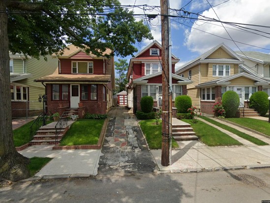 Single-family for Pre-foreclosure East Flatbush, Brooklyn