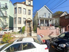 Home for Pre-foreclosure / auction Williamsbridge, Bronx