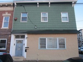 Home for Pre-foreclosure / auction Woodhaven, Queens