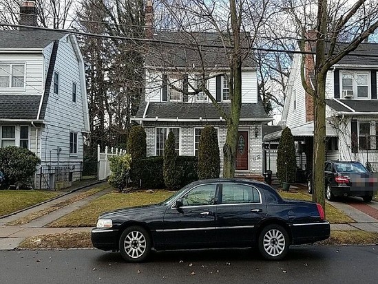 Single-family for Pre-foreclosure / auction Jamaica Estates, Queens