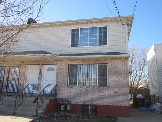 Single-family for Pre-foreclosure / auction East New York, Brooklyn