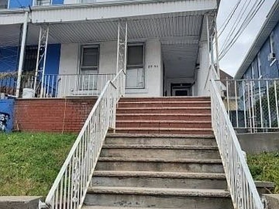 Multi-family for Sale Briarwood, Queens