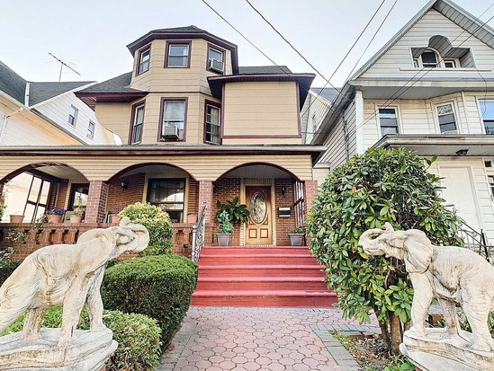 Single-family for Sale Kew Gardens, Queens