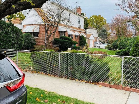 Single-family for Sale Bellerose, Queens