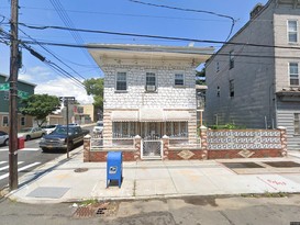 Home for Pre-foreclosure / auction Woodhaven, Queens