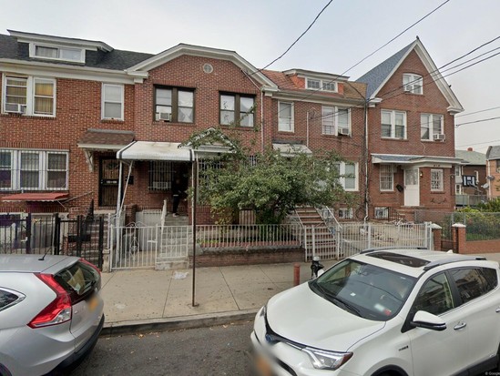 Single-family for Pre-foreclosure / auction Elmhurst, Queens