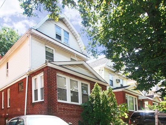 Single-family for Sale Elmhurst, Queens