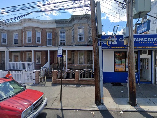 Single-family for Pre-foreclosure / auction Woodhaven, Queens