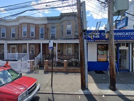 Home for Pre-foreclosure / auction Woodhaven, Queens