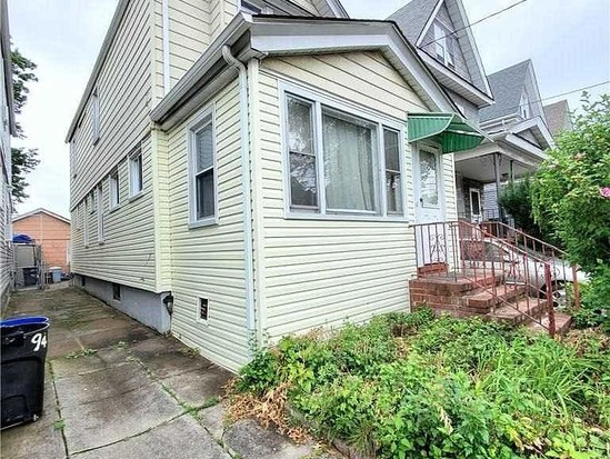 Single-family for Sale Woodhaven, Queens