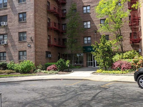 Condo for Sale Jamaica Estates, Queens