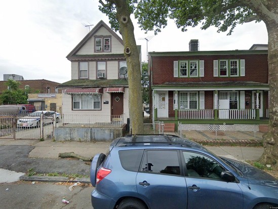 Single-family for Pre-foreclosure Richmond Hill, Queens