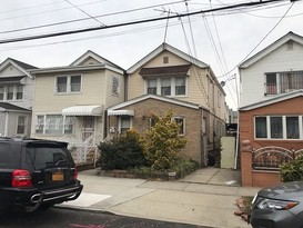 Home for Pre-foreclosure / auction Briarwood, Queens