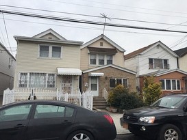 Home for Pre-foreclosure / auction Briarwood, Queens