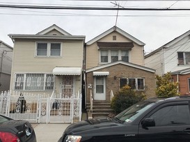 Home for Pre-foreclosure / auction Briarwood, Queens