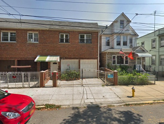 Multi-family for Pre-foreclosure Richmond Hill, Queens