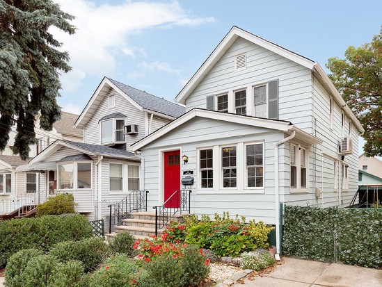 Townhouse for Sale Forest Hills, Queens