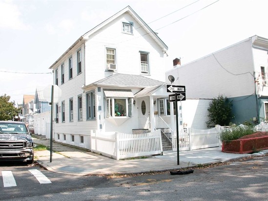 Single-family for Sale Woodhaven, Queens