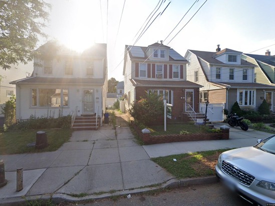 Single-family for Sale Bellerose, Queens