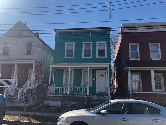 Single-family for Pre-foreclosure / auction Clifton, Staten Island