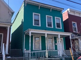 Home for Pre-foreclosure / auction Clifton, Staten Island