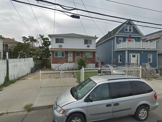 Single-family for Pre-foreclosure Rockaway Beach, Queens