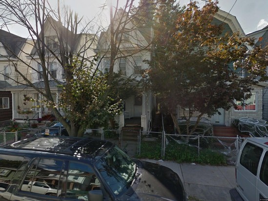 Single-family for Pre-foreclosure / auction Woodhaven, Queens