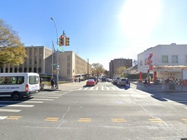 Home for Pre-foreclosure / auction Jamaica Estates, Queens