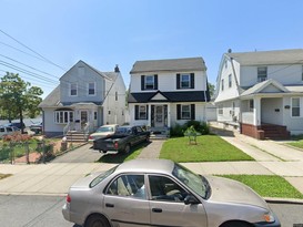 Home for Pre-foreclosure Hollis, Queens