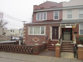 Home for Pre-foreclosure / auction Canarsie, Brooklyn