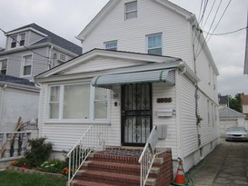 Home for Pre-foreclosure / auction Hollis, Queens