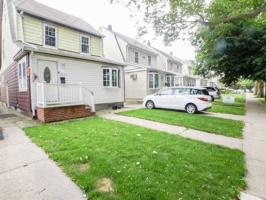 Single-family for Sale Bellerose, Queens