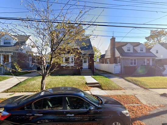 Single-family for Pre-foreclosure Queens Village, Queens