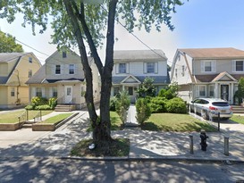 Home for Pre-foreclosure Hollis, Queens