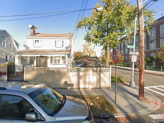 Single-family for Pre-foreclosure Hollis, Queens