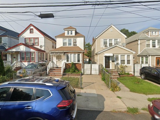 Single-family for Pre-foreclosure / auction Queens Village, Queens