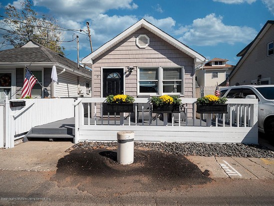 Single-family for Sale New Dorp Beach, Staten Island