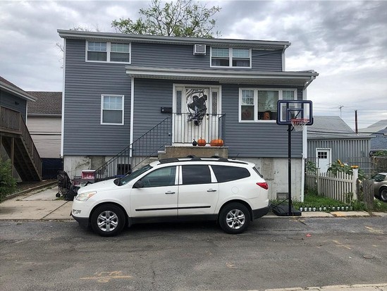 Single-family for Sale Gerritsen Beach, Brooklyn