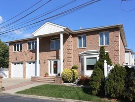 Home for Pre-foreclosure Princes Bay, Staten Island