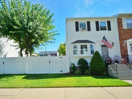 Home for Sale Bulls Head, Staten Island