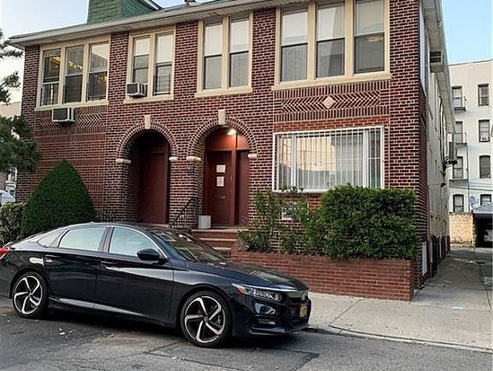 Multi-family for Sale Borough Park, Brooklyn