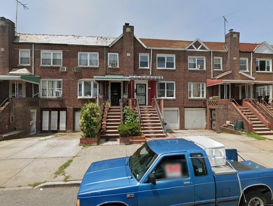 Single-family for Contingent Brownsville, Brooklyn