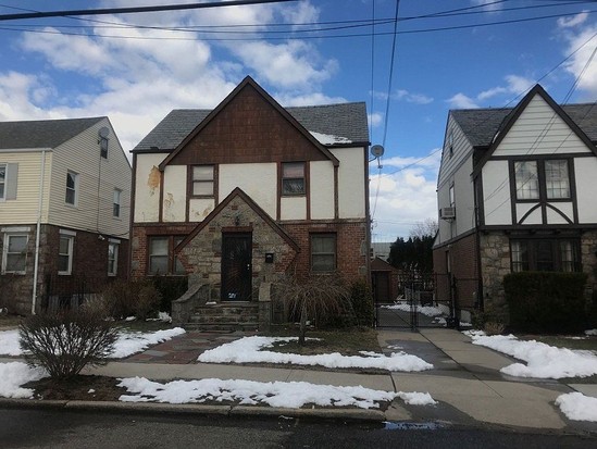 Single-family for Pre-foreclosure / auction Queens Village, Queens