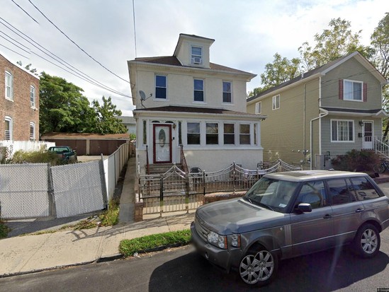 Multi-family for Pre-foreclosure Mariners Harbor, Staten Island