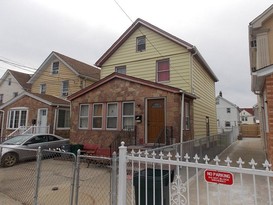 Home for Pre-foreclosure / auction Hollis, Queens