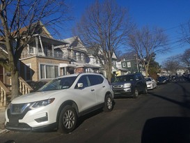 Home for Pre-foreclosure / auction Woodhaven, Queens