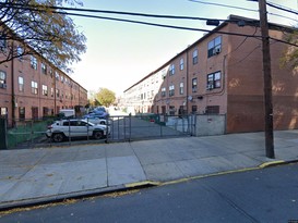 Home for Pre-foreclosure / auction Soundview, Bronx