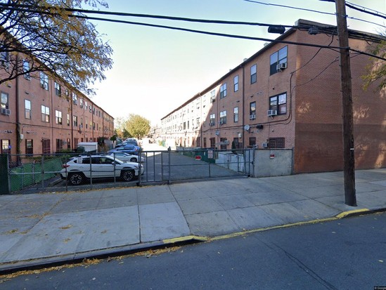 Condo for Pre-foreclosure / auction Soundview, Bronx