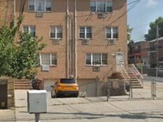 Single-family for Pre-foreclosure / auction Bronxwood, Bronx